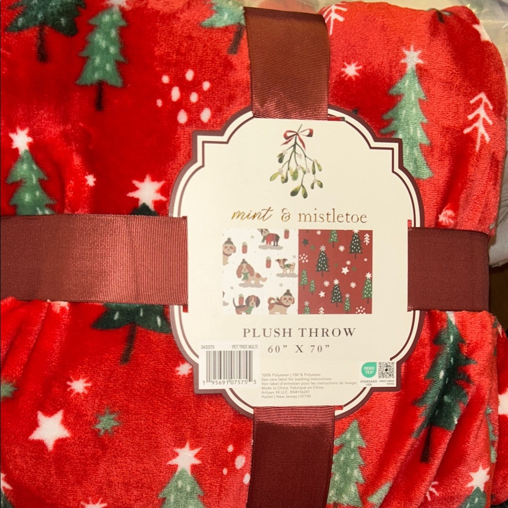 Holiday plush throw blanket
